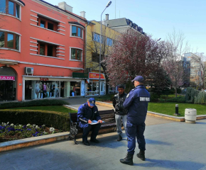 Пешеходни патрули следят за обществения ред в централната част на град Сливен      